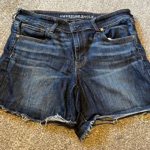 AE midi short